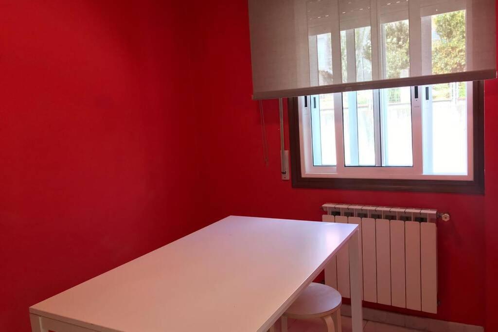 شقة Magnifica Casa Con Garaje Muy Bien Comunicada سانتياغو دي كومبوستيلا المظهر الخارجي الصورة