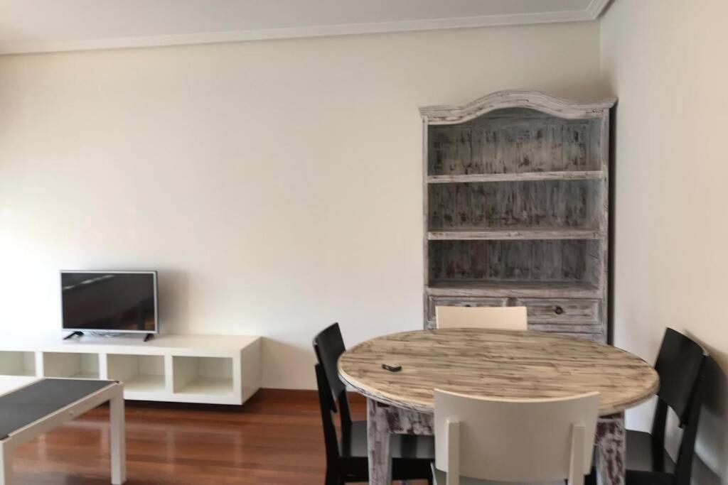 شقة Magnifica Casa Con Garaje Muy Bien Comunicada سانتياغو دي كومبوستيلا المظهر الخارجي الصورة
